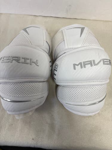 Large Youth Maverik M6 Arm Pads (Used)