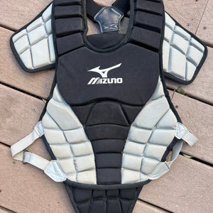 Mizuno Youth Catcher's Chest Protector (Used)