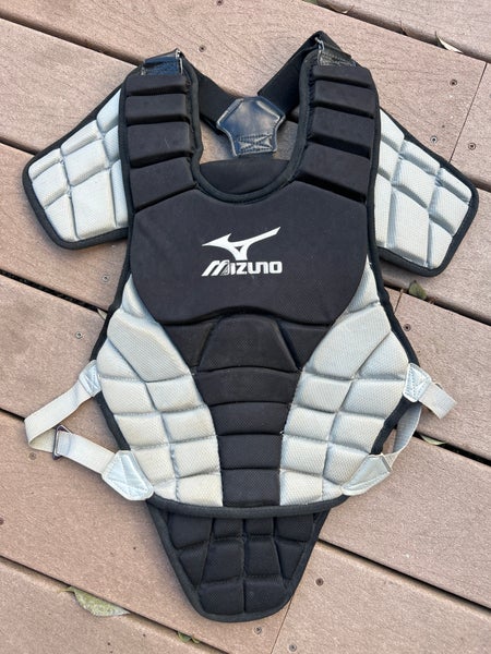 Mizuno Youth Catcher's Chest Protector (Used)