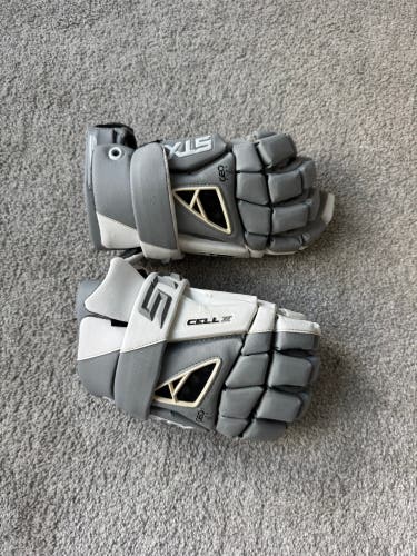 STX Cell IV Lacrosse Gloves Medium (Used)