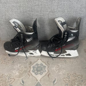 2022 Bauer Vapor X3 Hockey Skates Regular Width 7.5 (Used)