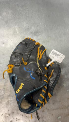 Used INSIGNIA TEAM GLOVE BB/SB Glove RH Throw Black 12" 11793-S000258227