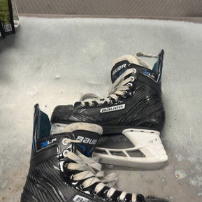 Used Bauer XLP Intermediate Hockey Skate Intermediate 5.0 11793-S000258244