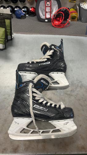 Used Bauer XLP Intermediate Hockey Skate Intermediate 4.0 11793-S000258243