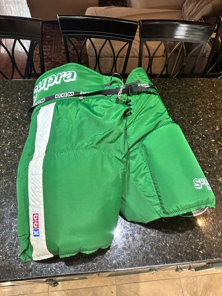 Men's Senior XXL CCM Kelly Green w/white stripe Hockey Pants (Used) mint condition HP410