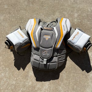 Medium 2021 Vaughn Ventus LT68 Goalie Chest Protector (Used)