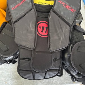 Medium/Large 2022 Warrior Ritual X3E Intermediate Goalie Chest Protector (Used)