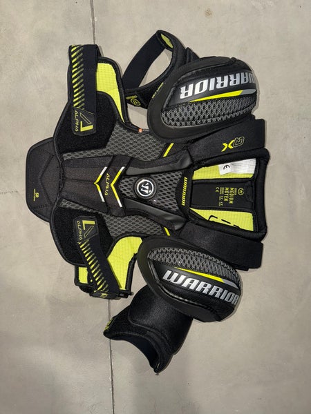 NEW Medium Senior Warrior ALPHA QX PRO Shoulder Pads