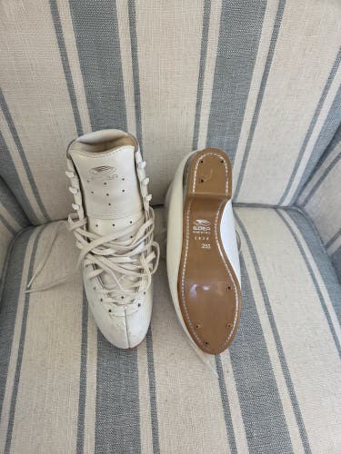 EDEA Overture Figure Skates B Adult 7 (Used)