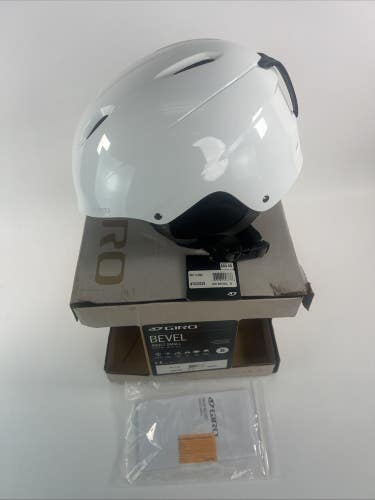 Giro Bevel Ski/ Snowboard Helmet White Small  52-55.6 cm  New Read