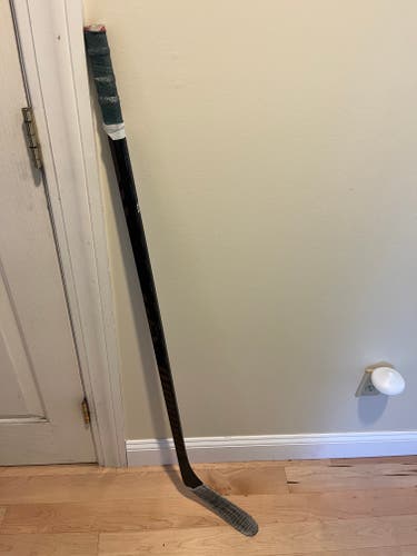 Youth Warrior Covert QR6 pro Left Hand Hockey Stick Less Than 30 Flex