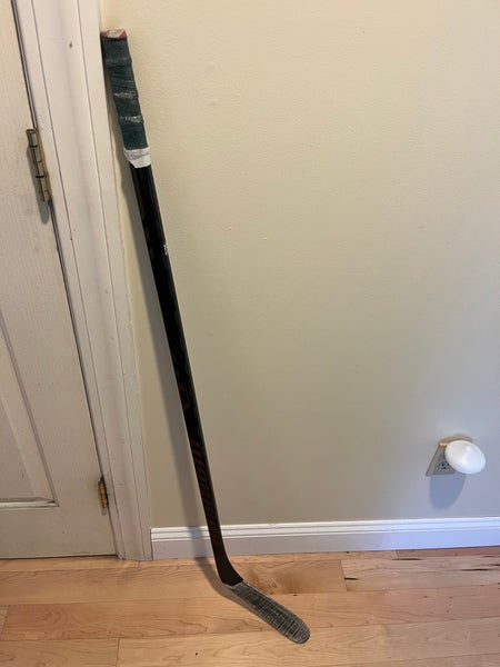 Youth Warrior Covert QR6 pro Left Hand Hockey Stick Less Than 30 Flex