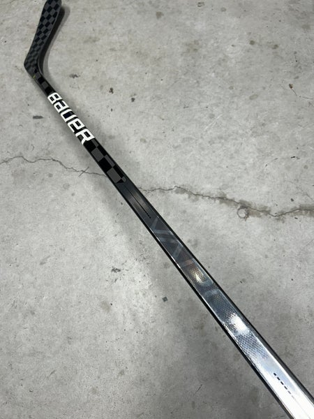 87 Flex P92 Senior Bauer Vapor Hyperlite Right Hand Hockey Stick Pro Stock NHL (New)