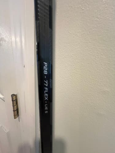 Senior Bauer Supreme 3S Right Handed Hockey Stick P28 77 Flex (Used)