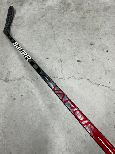87 Flex P28 Senior Bauer Vapor Hyperlite Right Hand Hockey Stick Pro Stock NHL (New)