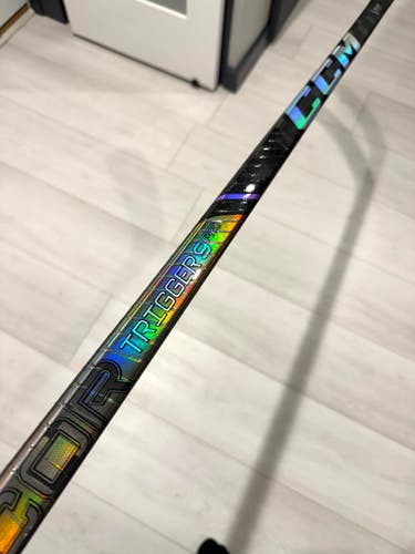 RH P29 75 Flex CCM RibCor Trigger 9 Pro Senior Right Handed Hockey Stick (Used) (1)