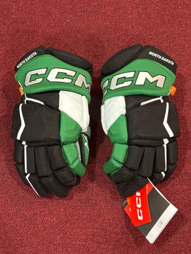 CCM HGPJSPP Gloves 14" Pro Stock (New) Item#ND14JJ