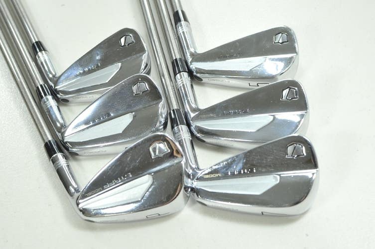 Wilson Staff Model Blade 2024 5-PW Iron Set RH SteelFiber Regular Flex # 205543