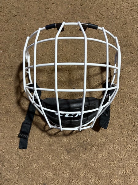 Medium CCM FM580 Full Cage (Used)