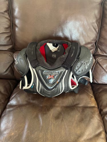 Men's Small Junior Bauer Vapor 1X Shoulder Pads (Used)