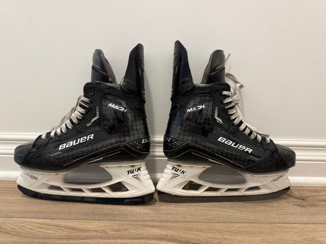2022 Bauer Supreme Mach Hockey Skates Wide Width 8 (Used)