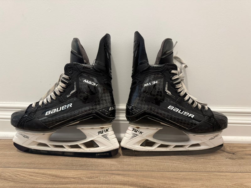 2022 Bauer Supreme Mach Hockey Skates Wide Width 8 (Used)