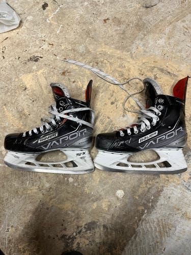 2021 Bauer Vapor X3.7 Hockey Skates Regular Width 8.5 (Used)