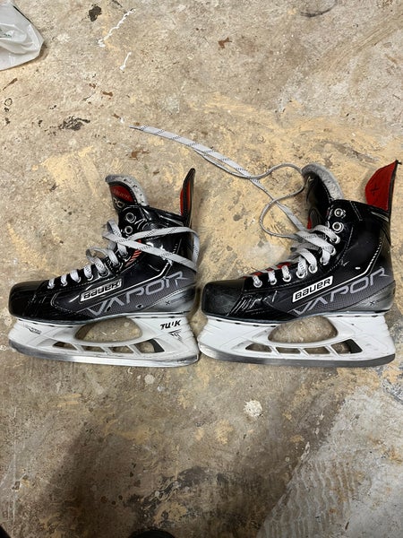 2021 Bauer Vapor X3.7 Hockey Skates Regular Width 8.5 (Used)