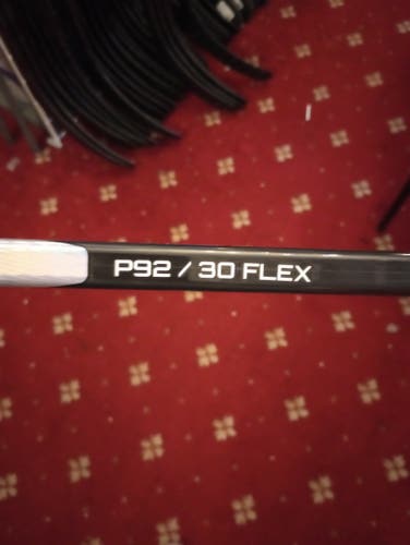 Junior Bauer Nexus Tracer Right Handed Hockey Stick P92 30 Flex (New)