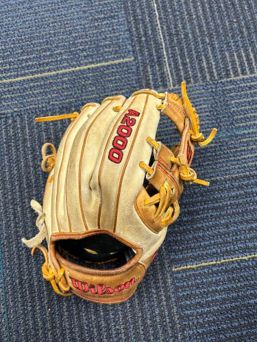 Wilson A2000 RH Infield Baseball Glove 11.5"