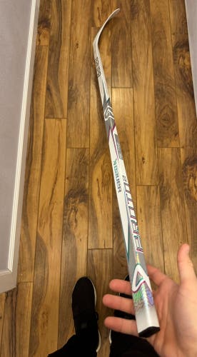 New Senior Bauer Proto2 Left Hand Hockey Stick P28 77 Flex (New)