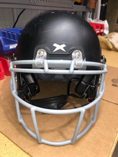 USED XENITH X2E+ STANDARD YOUTH FOOTBALL HELMET - MEDIUM - FLAT BLACK