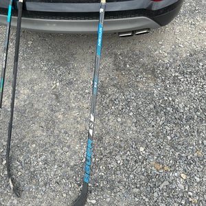 Senior Bauer Right Handed Hockey Stick P88 87 Flex (Used)