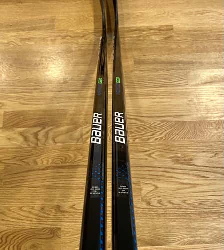 (2) Two Pack - Pro Stock Bauer Nexus Geo Hockey Sticks - RH - 82 Flex - P28M (READ DESCRIPTION)