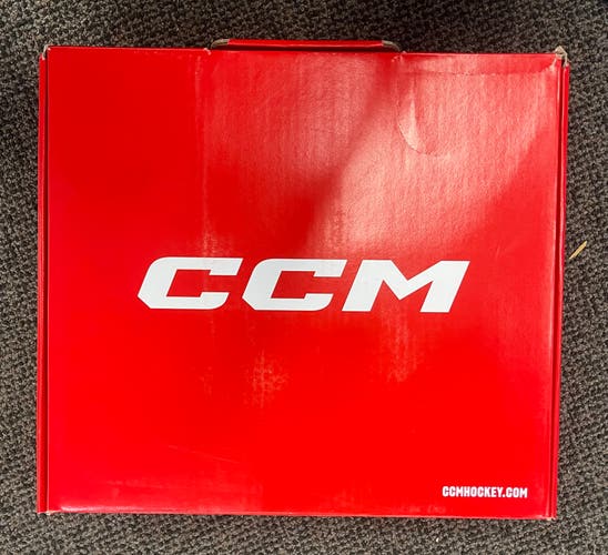 Intermediate CCM JetSpeed Vibe Hockey Skates Regular Width 6