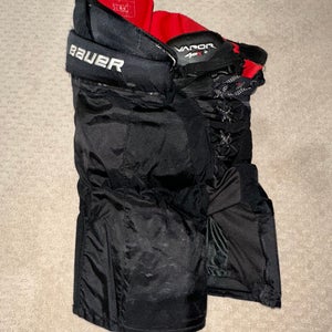 Senior Medium Bauer Vapor APX2 Hockey Pants (Used)