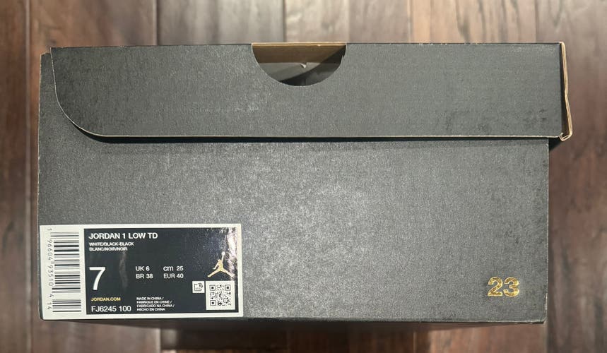 Men's Size M 7.0 (W 8.0) Adult Air Jordan Cleats (New)