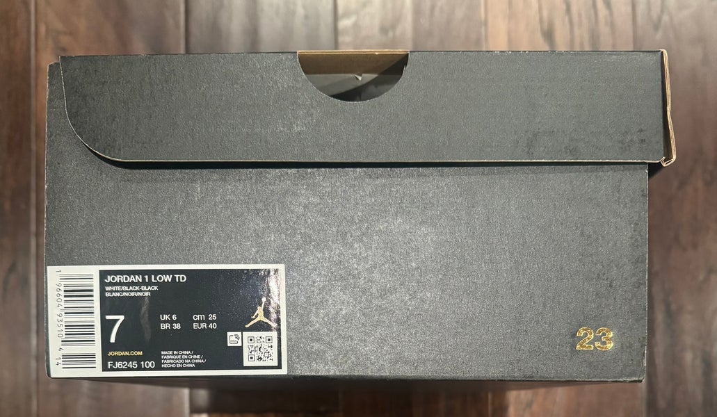 Men's Size M 7.0 (W 8.0) Adult Air Jordan Cleats (New)