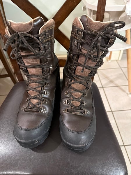 Brown Men's Size M 10.5 (W 11.5) Adult Boots (Used)
