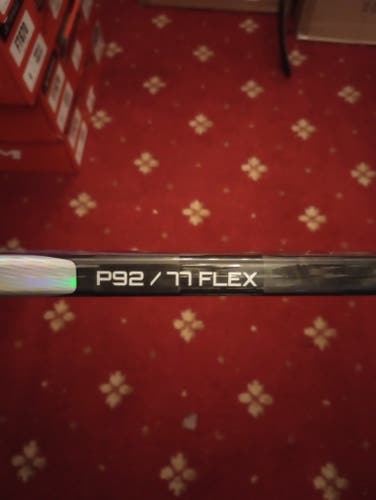 Senior Bauer Nexus Tracer Right Handed Hockey Stick P92 77 Flex (New)
