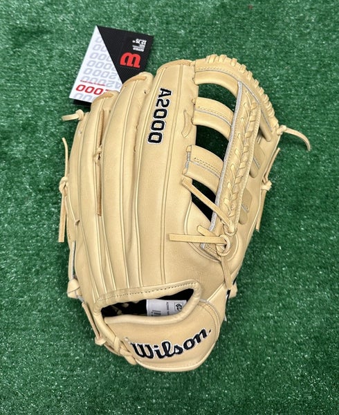 Wilson A2000 1810 12.75" Outfield Baseball Glove Right Handed - Classic Blonde