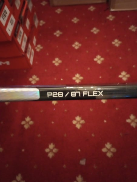 Senior Bauer Nexus Tracer Right Handed Hockey Stick P28 87 Flex (New)