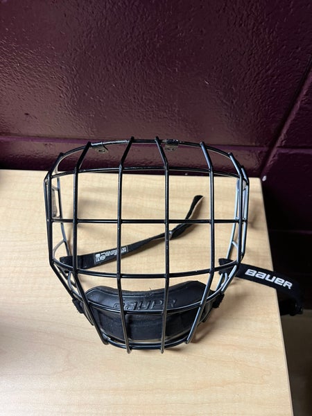Medium Bauer Profile II Facemask Full Cage (Used)