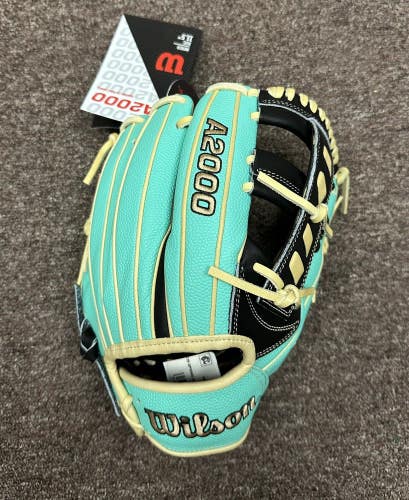 Wilson A2000 1716 11.5" Infield Baseball Glove Seafoam Mint Black