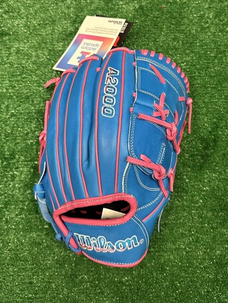 Wilson A2000 12" B2 Pitcher's Baseball Softball Glove RHT- Autism Awareness