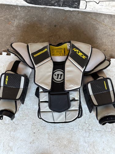 Large Warrior Ritual X3E Goalie Chest Protector (Used)