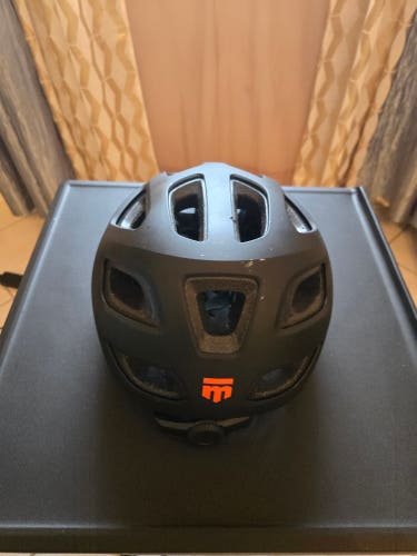 Mongoose Session Large Unisex Adult Bike Helmet, Black (Used)