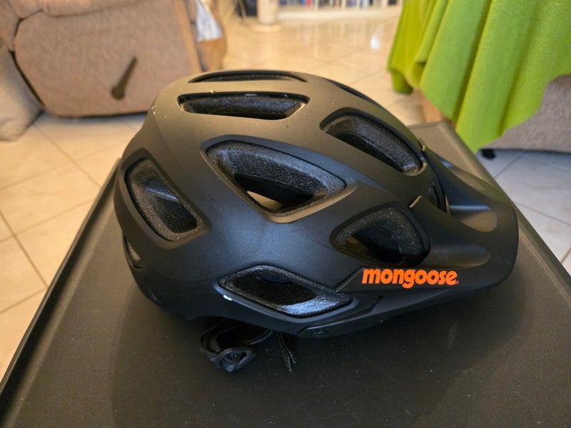 Mongoose Session Large Unisex Adult Bike Helmet, Black (Used)