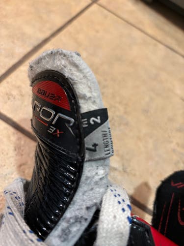 Bauer Vapor 3X Hockey Skates Regular Width Size 4 Fit2(Used)