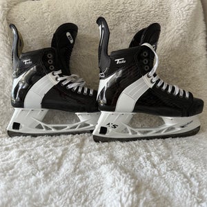 CCM Tacks 652 Pro Hockey Skates Wide Width 10 (Used)